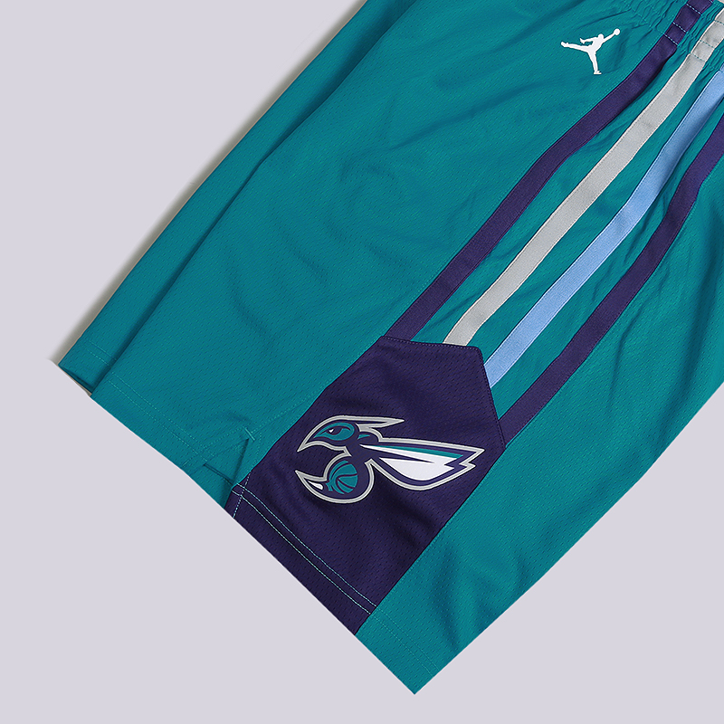мужские голубые шорты Jordan NBA Charlotte Hornets Jordan Icon Edition Swingman 866785-428 - цена, описание, фото 2